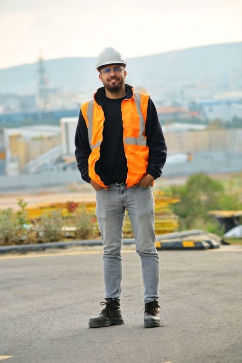 Construction worker in safety gear representing the PTW Day 0 application stage